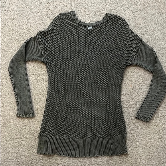 Sweater - Picture 3 of 3